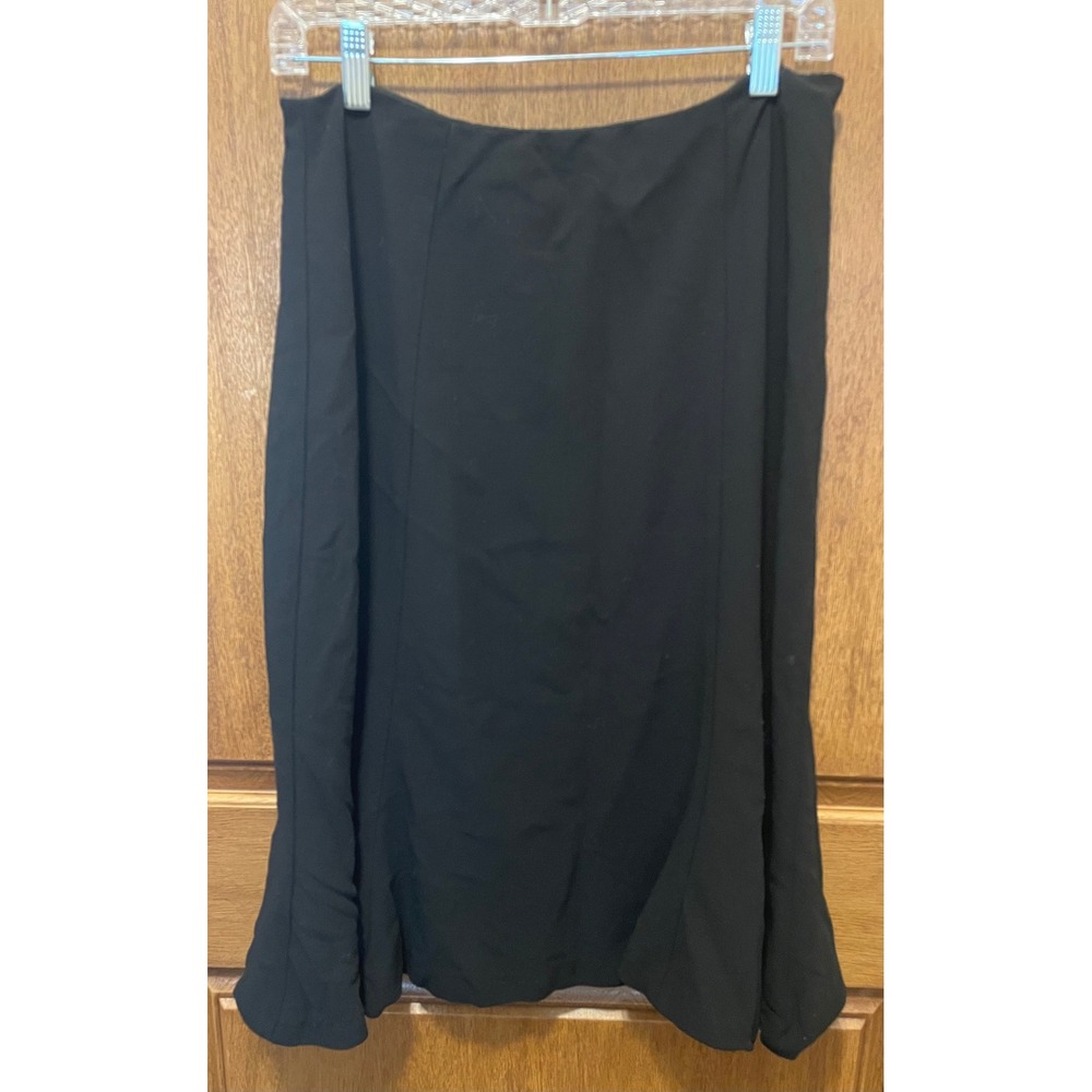 Lauren Ralph Lauren Black Wool Skirt with Subtle Flair